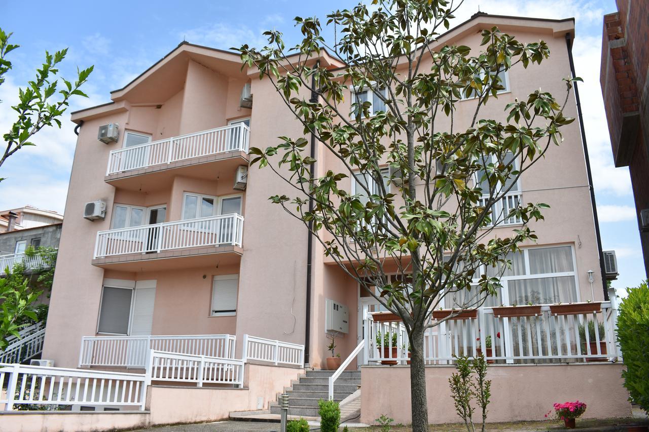 Guest House Regina Mundi Međugorje Zewnętrze zdjęcie